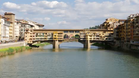 wide shot of ponte vecchio italy