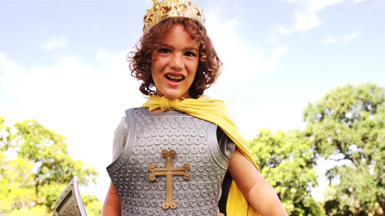 왕처럼 행동하는 소년