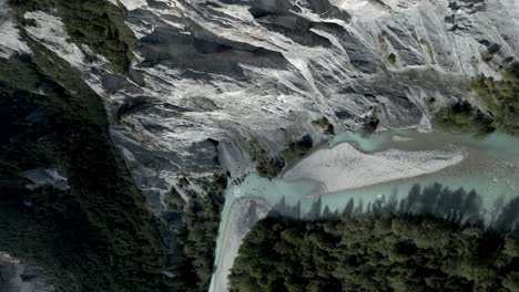 Vista-Aérea-De-Ruinaulta,-Suiza