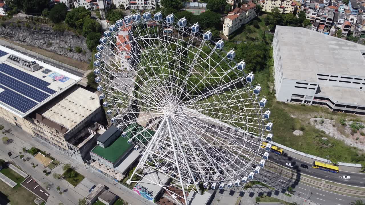 рио-де-жанейро, бразилия. центр города рио-de-женейро, бразилия.. воздушный ландшафт достопримечательности центра города. звезда рио привлекательная туристическая точка. знаменитый мост рио-нитерои на заднем плане. рио-де.