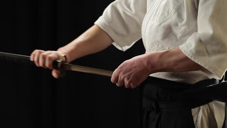 Samurai-martial-arts-demonstration,-sword-in-side-view
