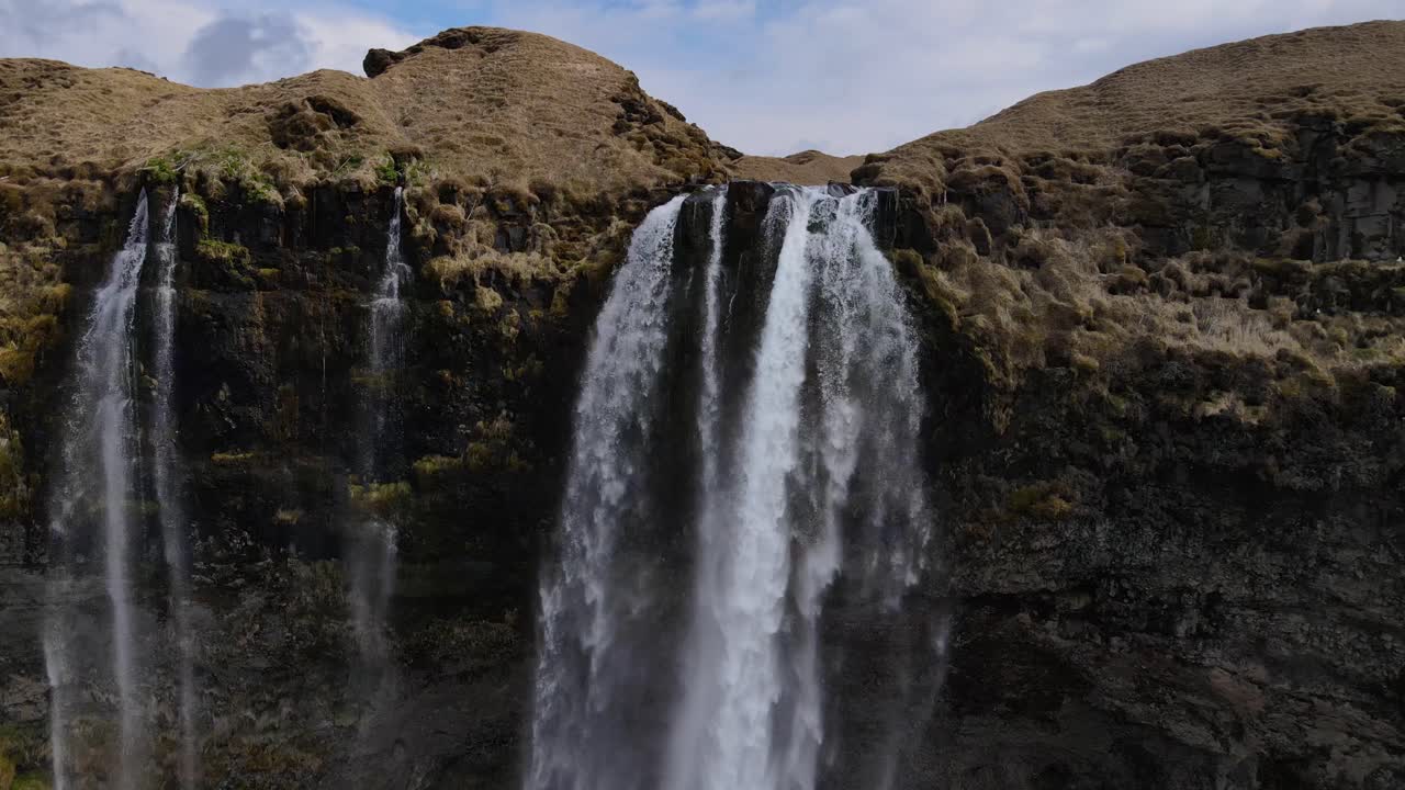islandia cascada seljalandsfoss drone aéreo 9.mp4