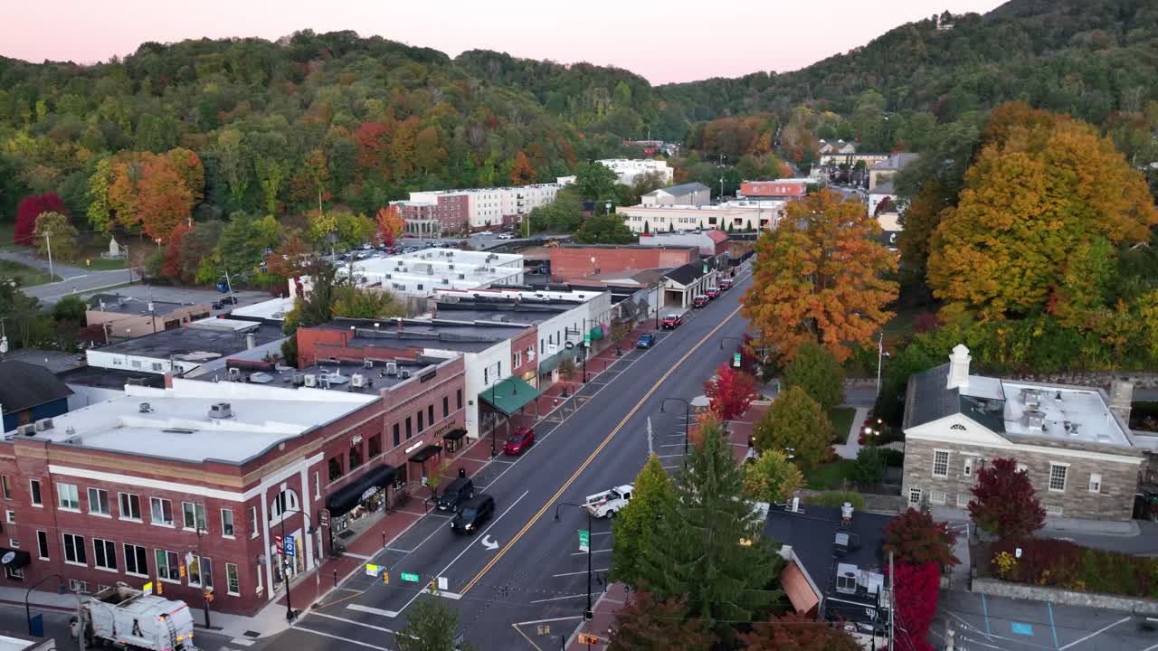 empuje lento aéreo en boone nc, carolina del norte en otoño