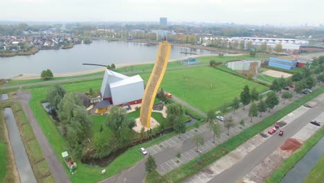 El-Muro-De-Escalada-Excalibur-Y-Sus-Alrededores-Se-Ve-En-Groningen-Europa