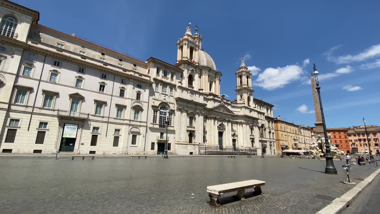 격리 기간 동안 로마의 비어있는 piazza navona