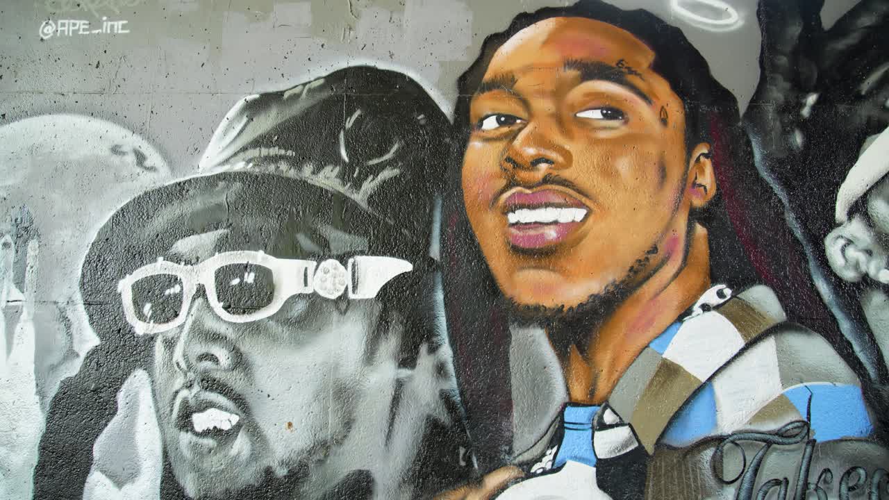 그라피티 스트리트 아트의 중간  ⁇