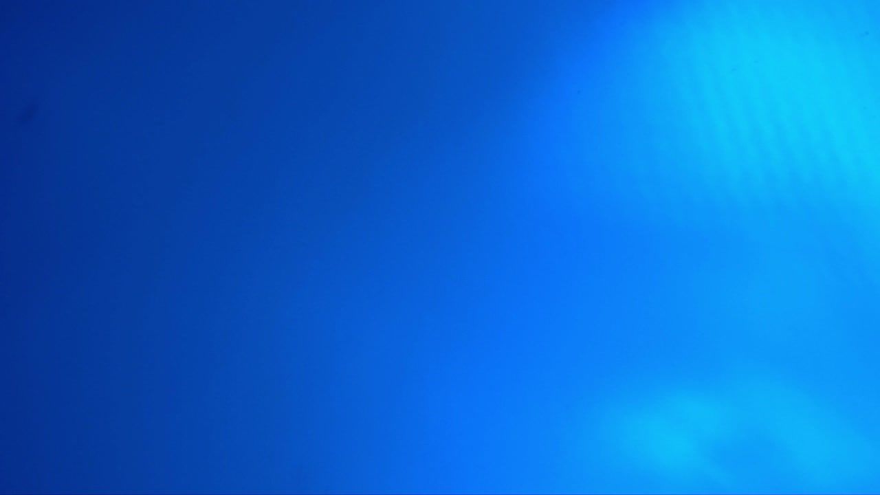 Transizione con effetto leak di luce blu e ciano astratto