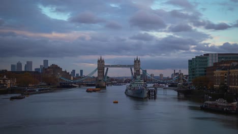 hyperlapse der tower bridge in london