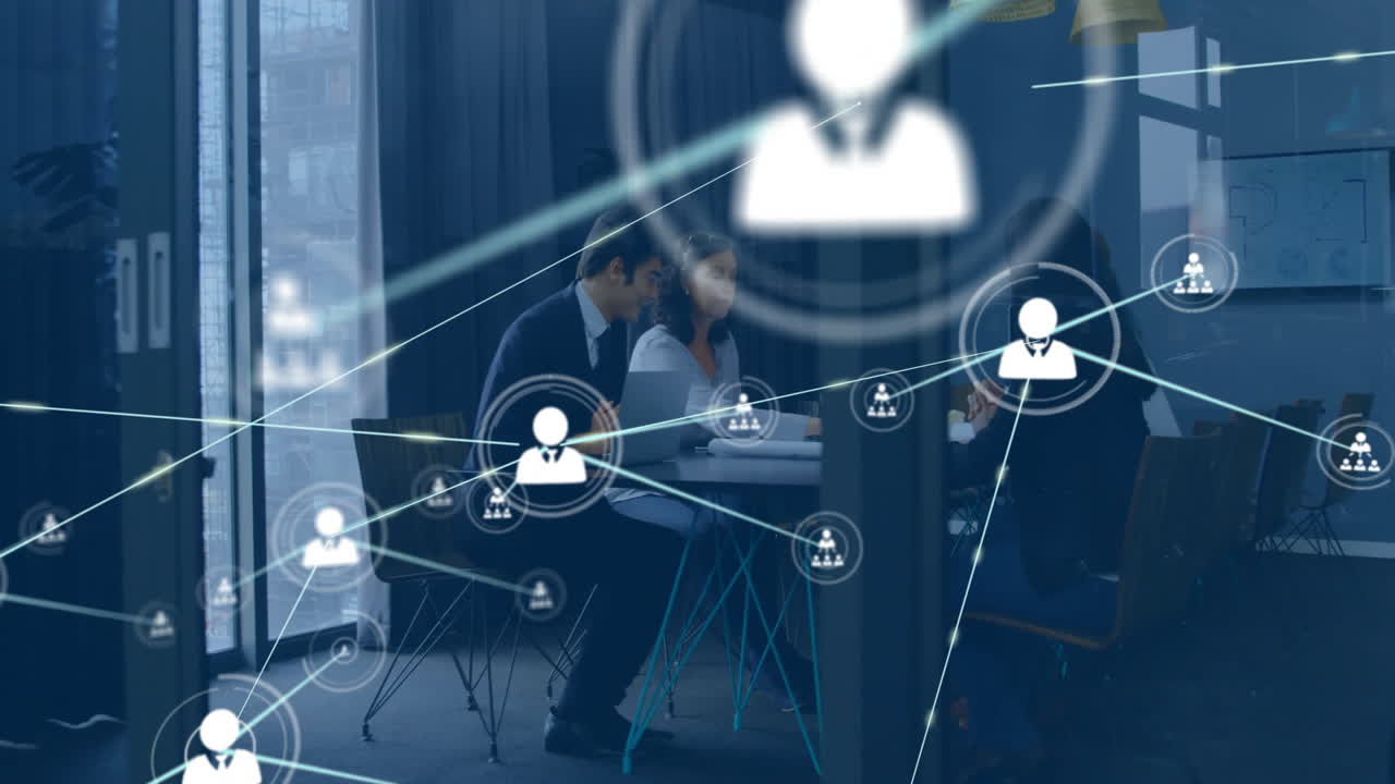 animación de la red de conexiones con las personas iconos sobre diversas personas de negocios en la oficina