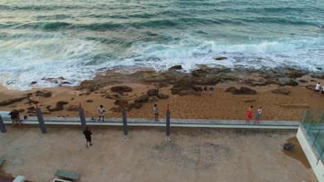 Pequeño-Parque-A-Lo-Largo-Del-Océano-En-Condado-Puerto-Rico