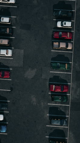 vista aérea de un estacionamiento vacío