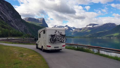 Familienurlaub,-Wohnmobil,-Urlaubsreise-Im-Wohnmobil