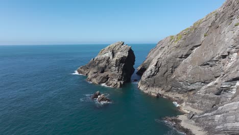 Flying-very-Low-in-Three-Castle-Head-4K-Cinematic-Drone-Footage---Co