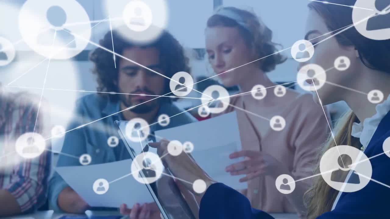 전자 장치를 사용하는 다양한 사업자들에 대한 연결 네트워크의 활성화