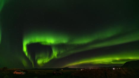 un video de lapso de tiempo de la aurora boreal cerca de selfoss en el sur de islandia a fines de octubre de 2019