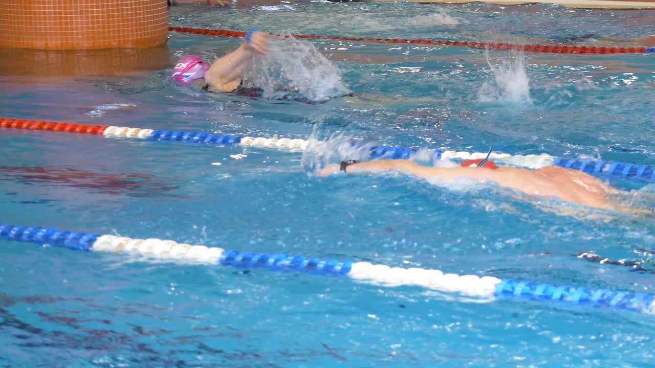 실내 수영장 수영 대회