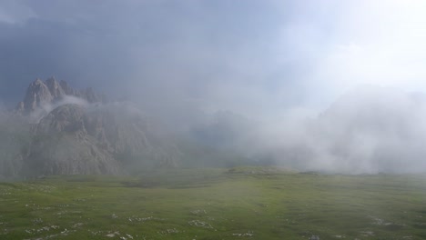 parque natural nacional de tre cime en los alpes dolomitas. la hermosa naturaleza de italia.