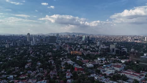 Vista-De-Drone-Hiperlapso-De-Cdmx-Desde-El-Sur,-Día-Despejado