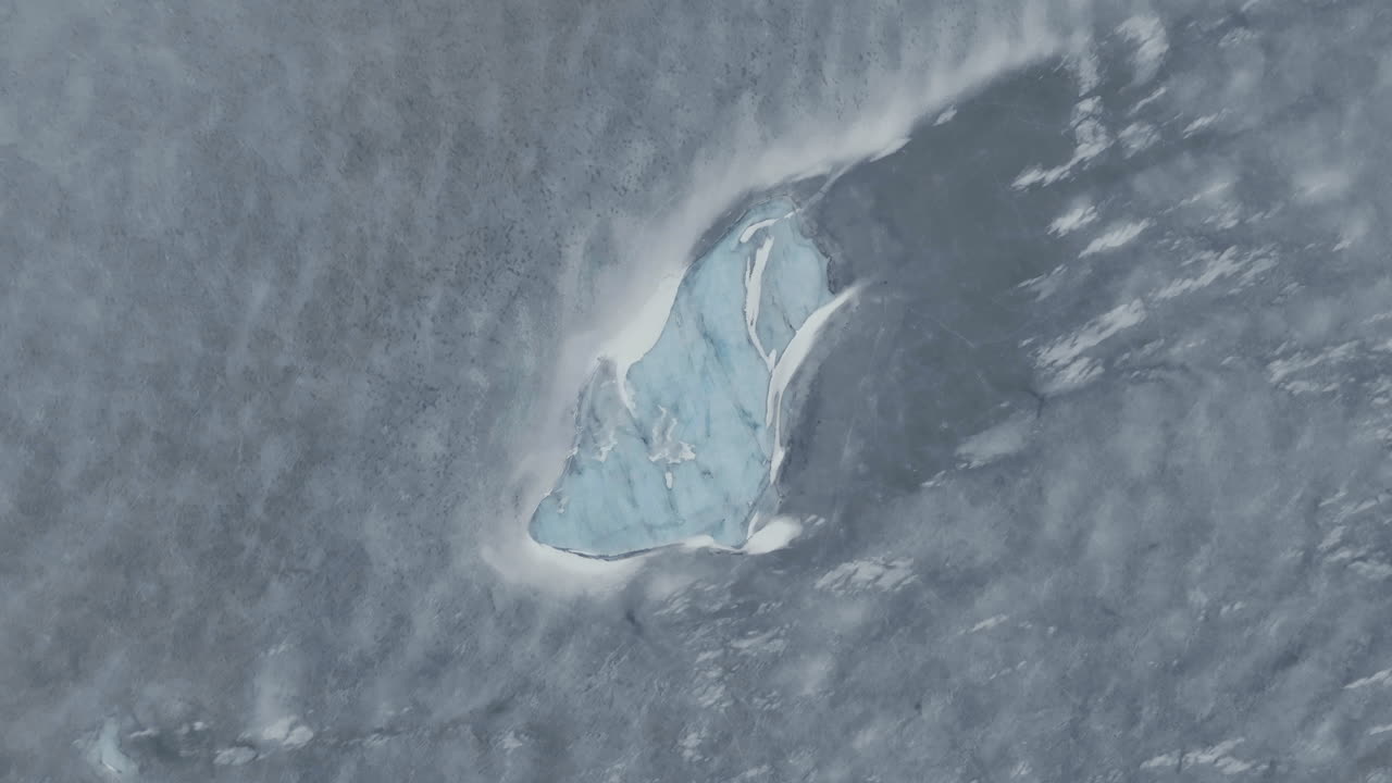 얼어붙은 빙하 호수 의 빙산, 위 에서 아래 로의 공중 전망, 아이슬란드 의 고원