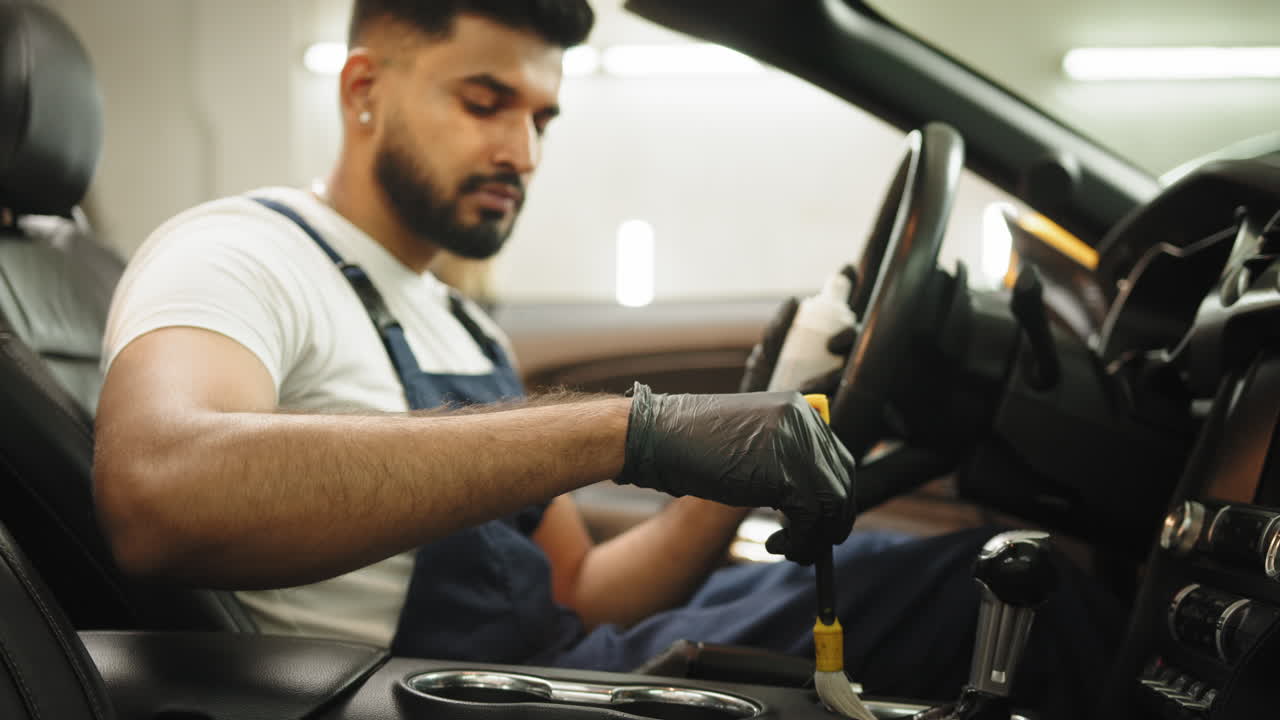 detalles interiores de automóviles por un profesional