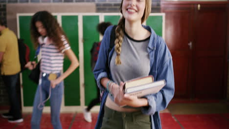 es difícil no sonreír cuando amas la escuela.