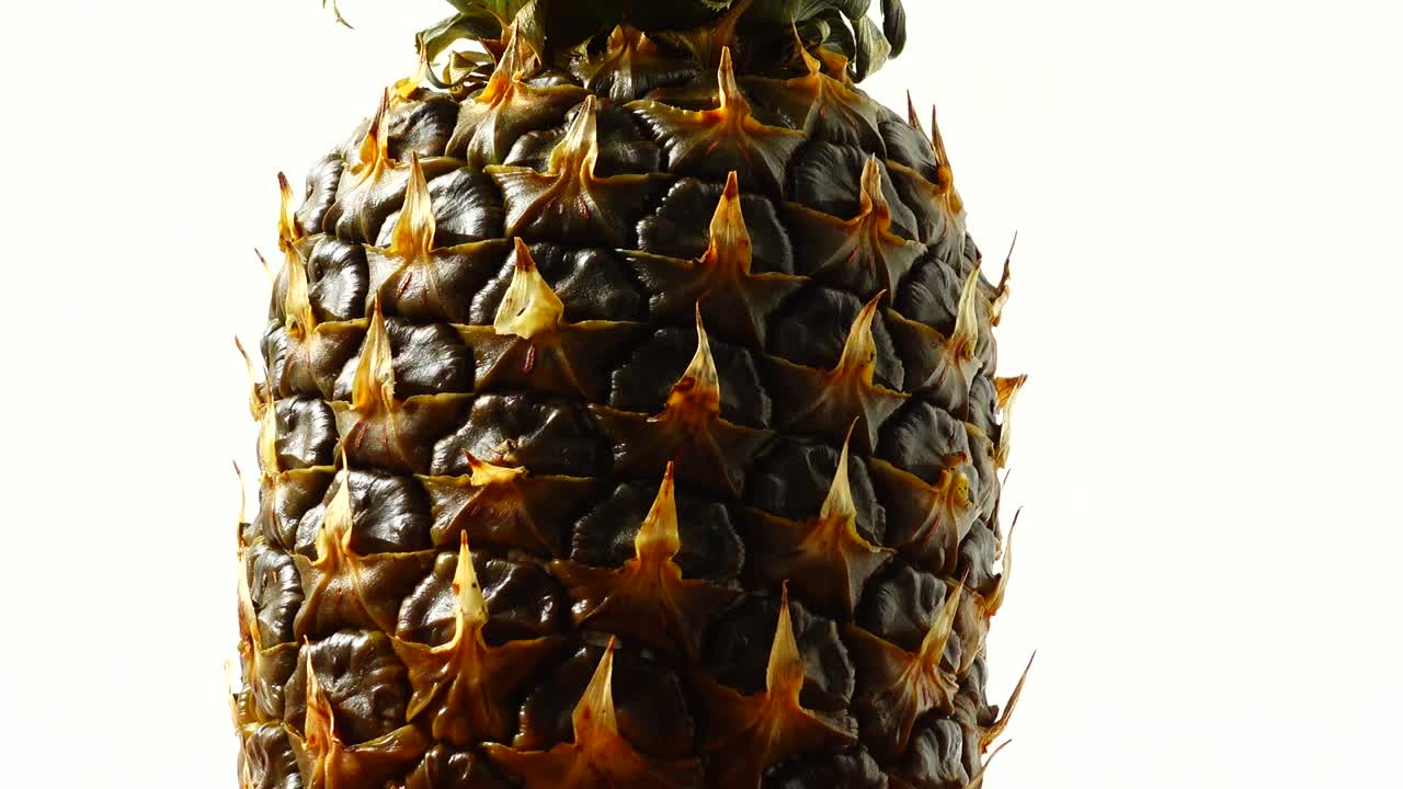 Ananas in Bewegung. Gesundes Essen.
