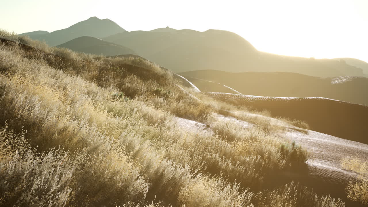 계곡  ⁇  위에 해가 지는 것
