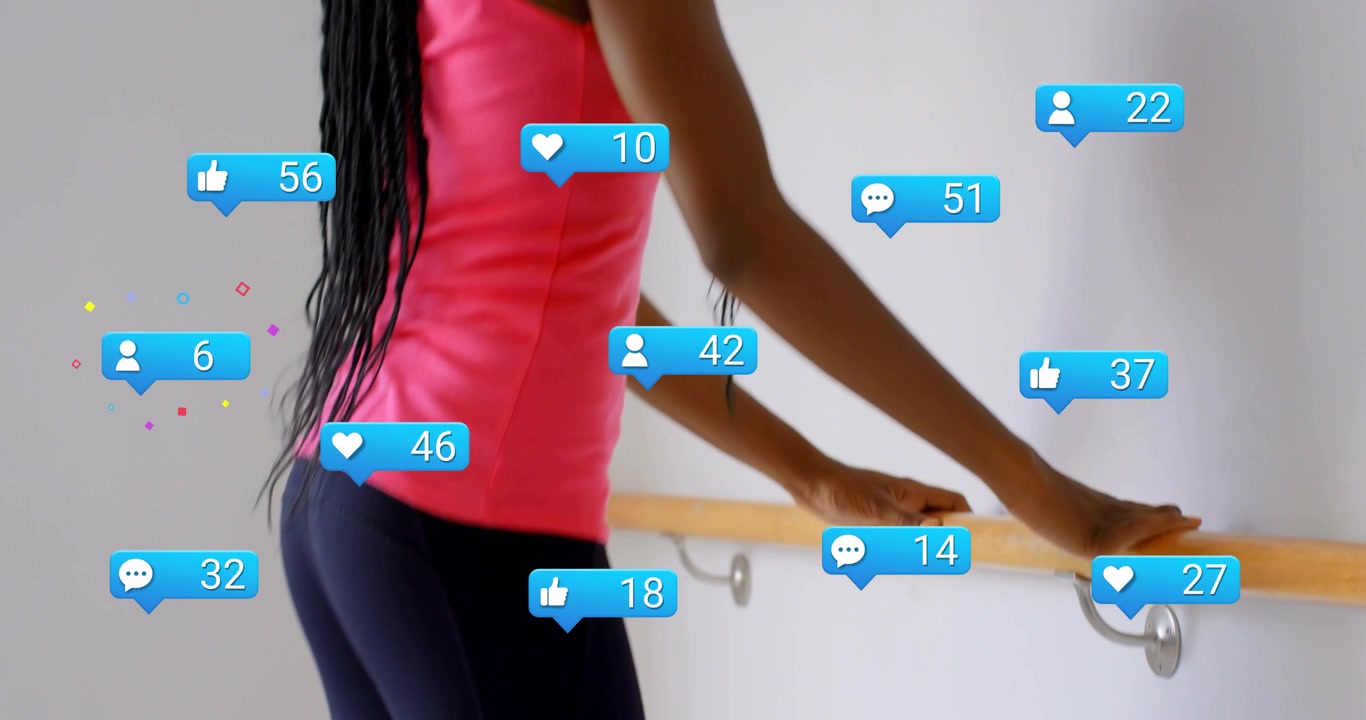 Instrutor de fitness levantando a cabeça e contando na barra, curvando-se em plié e ícones sociais crescendo