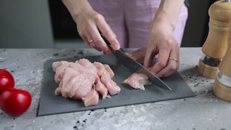 preparación de pollo o pavo crudo