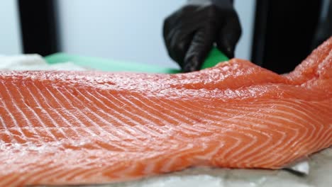 preparing raw salmon