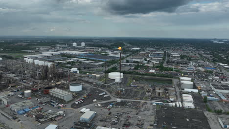 Antena-De-Producción-De-Petróleo-Y-Gas-En-Montreal,-Quebec.