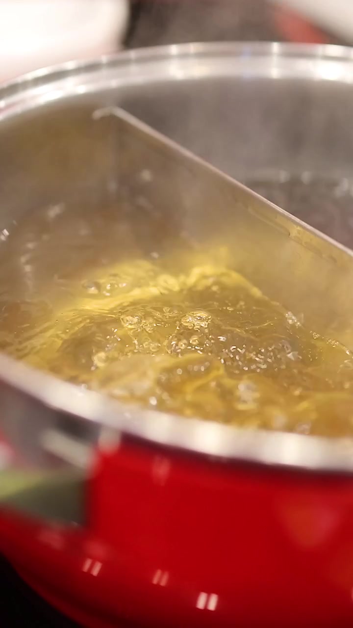 Soup boiling in a divided hotpot
