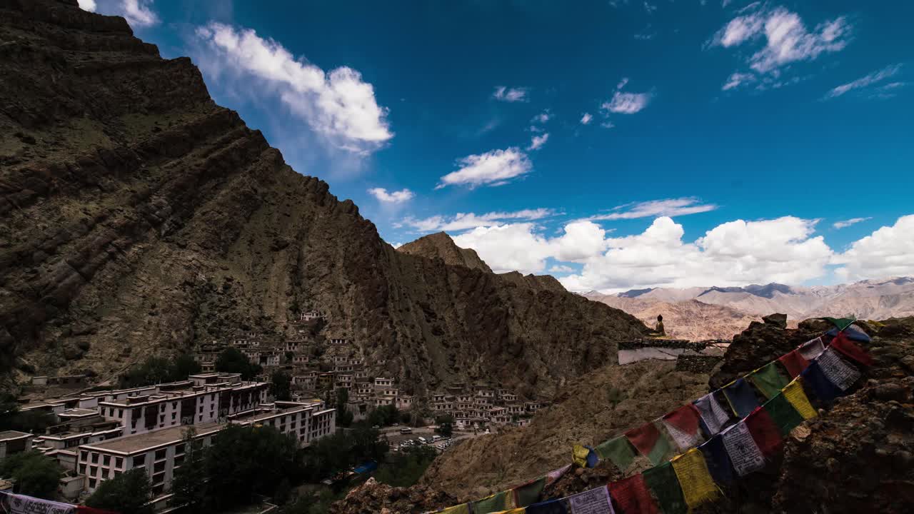 monasterio hemis, sombra y luz en ladakh, norte de la india, se dice que es el lugar donde residió jesús durante los años perdidos
