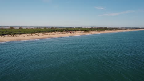 Volando-Sobre-Un-Paisaje-Espectacular:-Una-Vista-Aérea-De-Huelva,-España