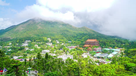 Zeitraffer-Der-Große-Buddha-Im-Dorf-Ngong-Ping,-Hongkong