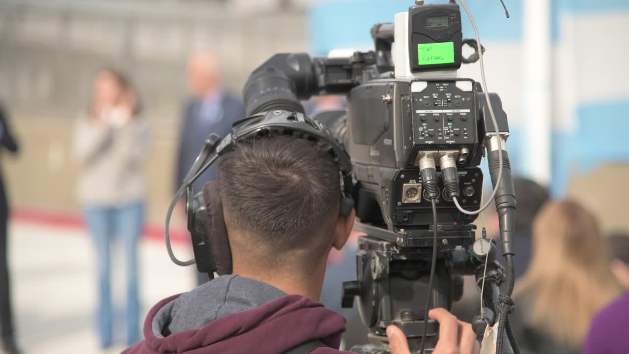 filmando un trabajo de un camarógrafo en un
