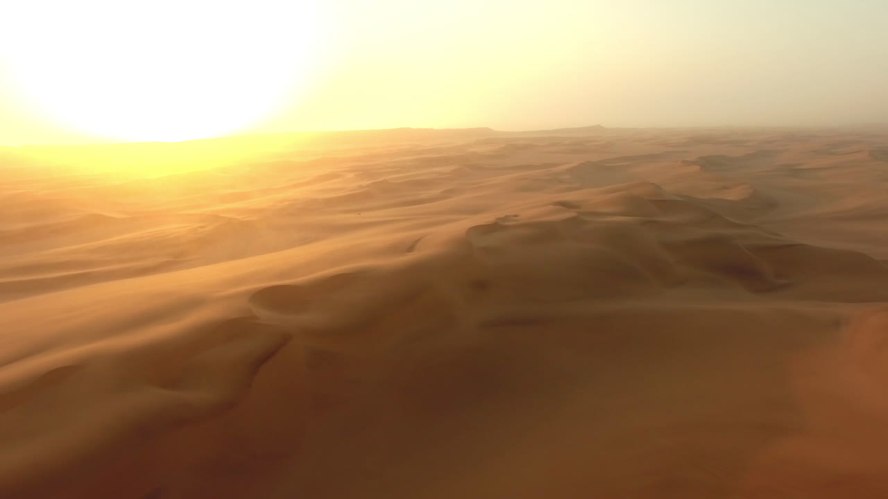 la mañana llega al desierto de namibia.