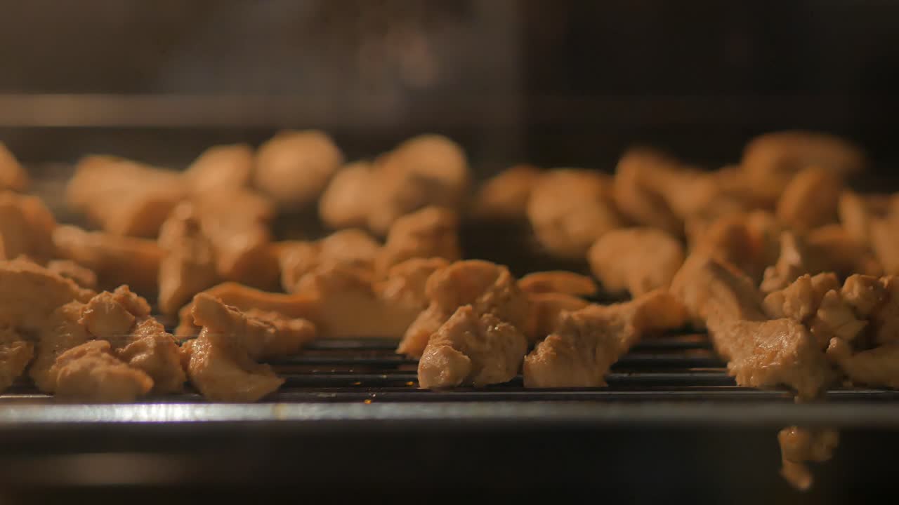 오븐에서 구운  스트립