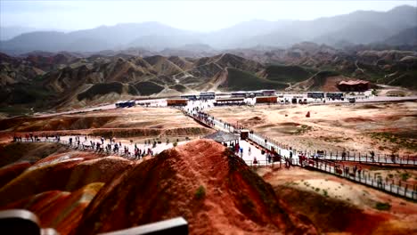 danxia에서 중국 멀티 컬러 산 풍경의 시간 경과 샷