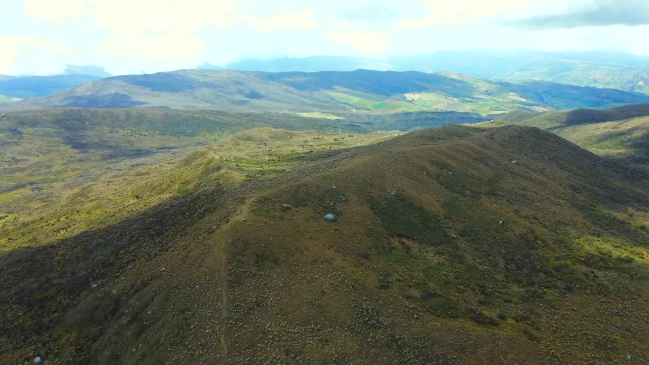 cada escena ofrece una ventana al rico patrimonio cultural de esta extraordinaria región