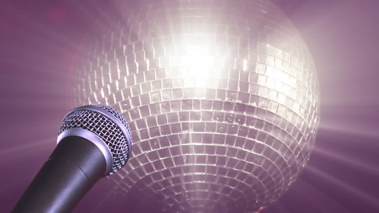 Microfono e palla da discoteca