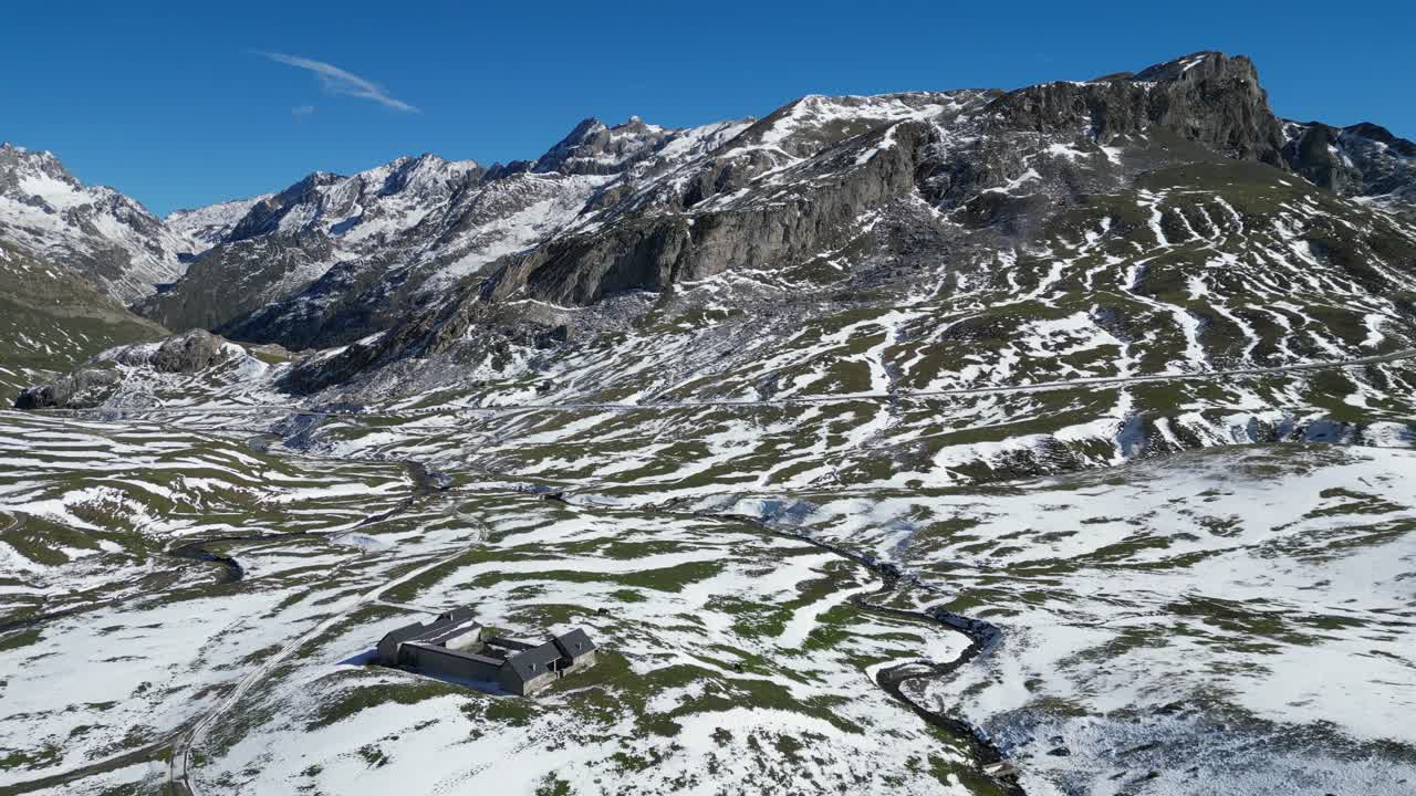 눈으로 인 프랑스 피레네 산맥 - 공중 4k