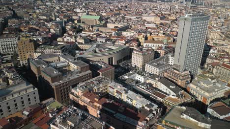 Vista-Aérea-A-Vista-De-Pájaro-Del-Centro-De-Nápoles,-Italia