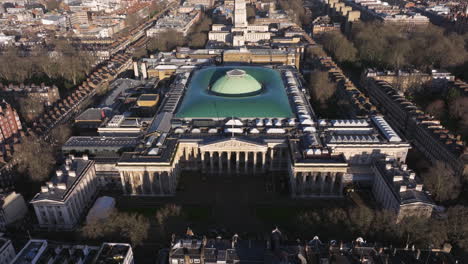 Toma-Aérea-Del-Museo-Británico-En-El-Centro-De-Londres.