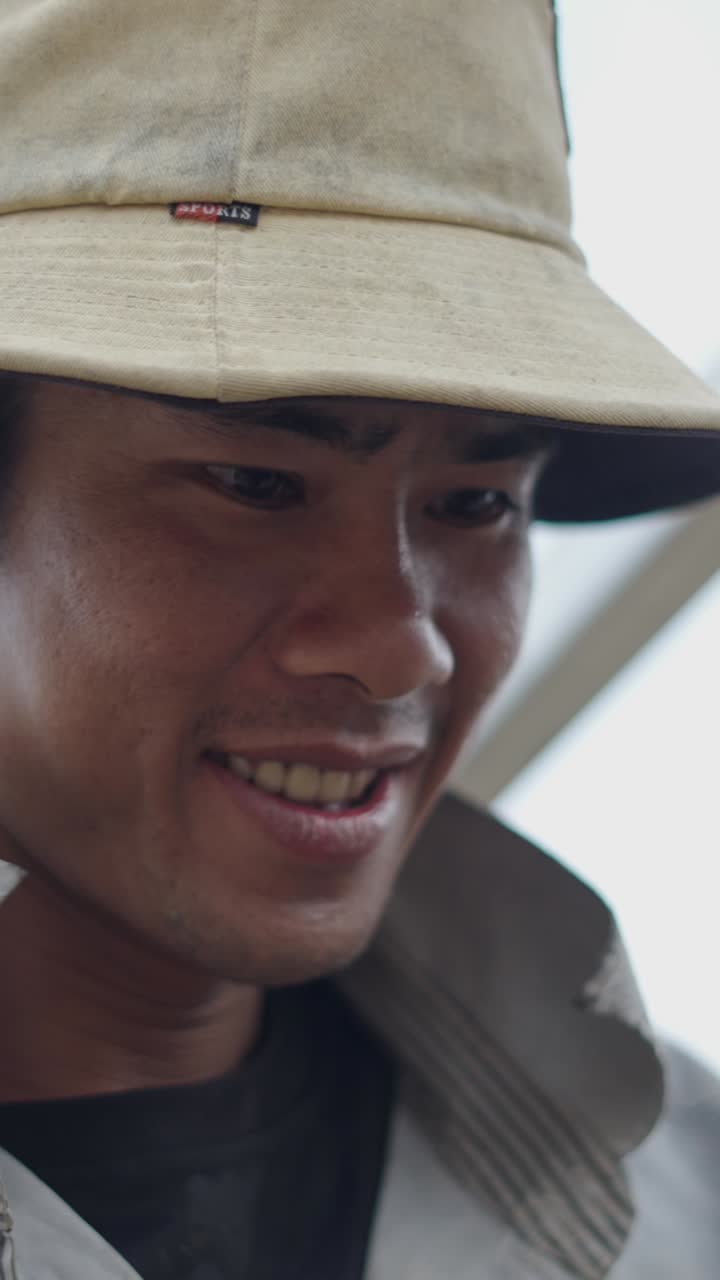 모자를 쓴 남자