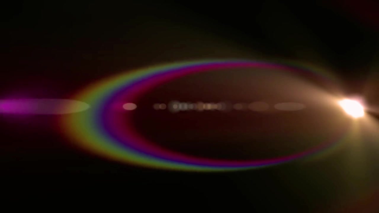 Effetto lens flare cinematografico su sfondo nero