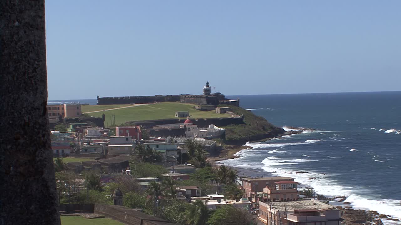 explorando castillo san felipe del morro en el viejo san juan