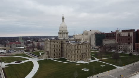 Edificio-Del-Capitolio-Estatal-Lansing-Michigan-Imágenes-Aéreas-De-Drones