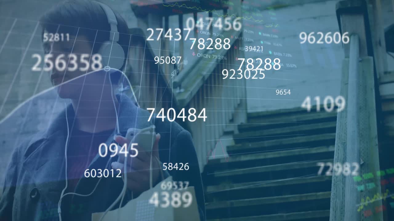 쇼핑 가방을 들고  ⁇ 고 있는 여성에 대한 숫자 변화와 데이터 처리 애니메이션