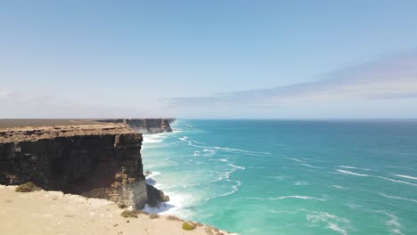 Antena-De-Drones-Que-Revela-La-Gran-Ensenada-Australiana-Con-Acantilados-De-Agua-Azul